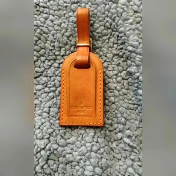 Luis Vuitton luggage tag used excellent condition - Picture 1 of 3